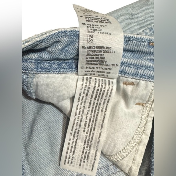 Hollister High Rise Boyfriend Distressed Denim Jean Shorts Women’s W 25 Size 1 - Picture 8 of 12